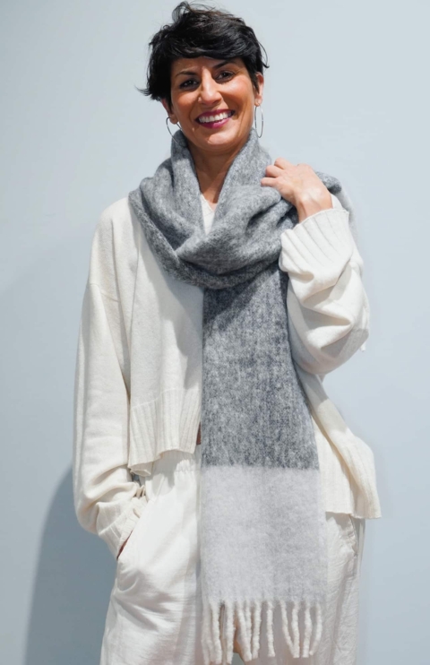 D’ANIELLO – Sciarpone alpaca lana vergine nylon fantasia righe grigio medio e perla