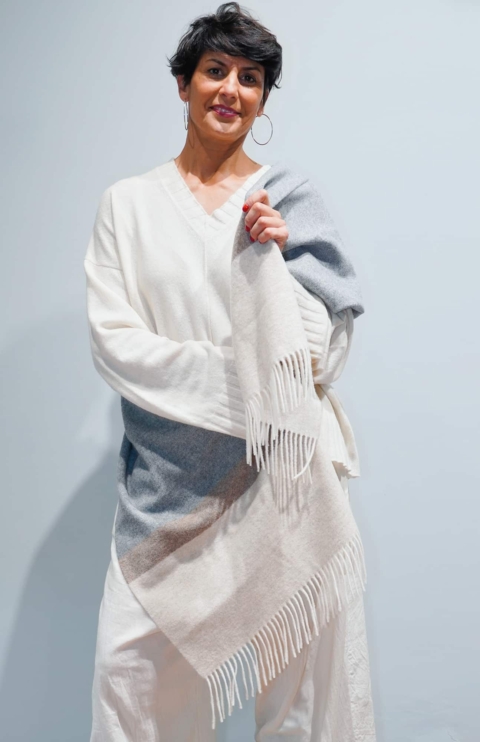 D’ANIELLO – Sciarpone in pura lana vergine fantasia a righe beige grigio medio grigio chiaro panna e marrone chiaro