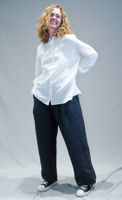APUNTOB – Pantalone largo, due tasche in puro lino goffrato colore antracite