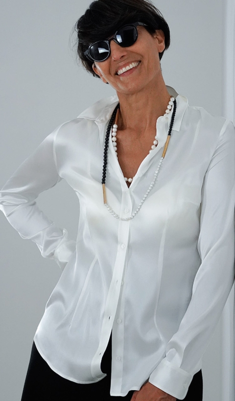 SOPHIE – Camicia sagomata in pura seta ed elastan colore bianco