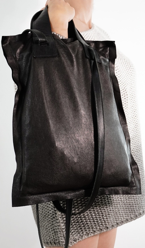 VALENTINA BANELLA – Soft bag tracolla con manici in pelle ovina colore nero e pochette interna con zip