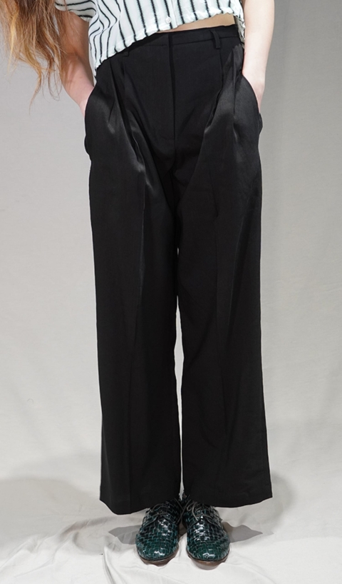 TELA – pantalone con piega e pinces nero